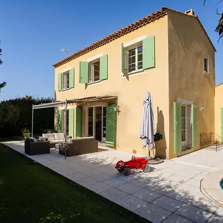 Avec Piscine Sur Le Golf Holiday home