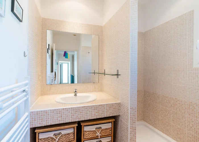 Avec Piscine Sur Le Golf Béziers