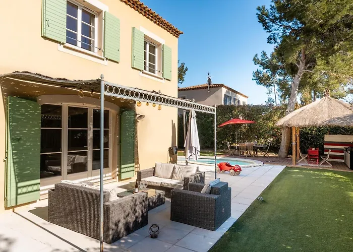 Avec Piscine Sur Le Golf *